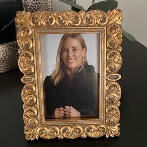Antique Gold  Wood Look Tabletop Scroll Picture Frame